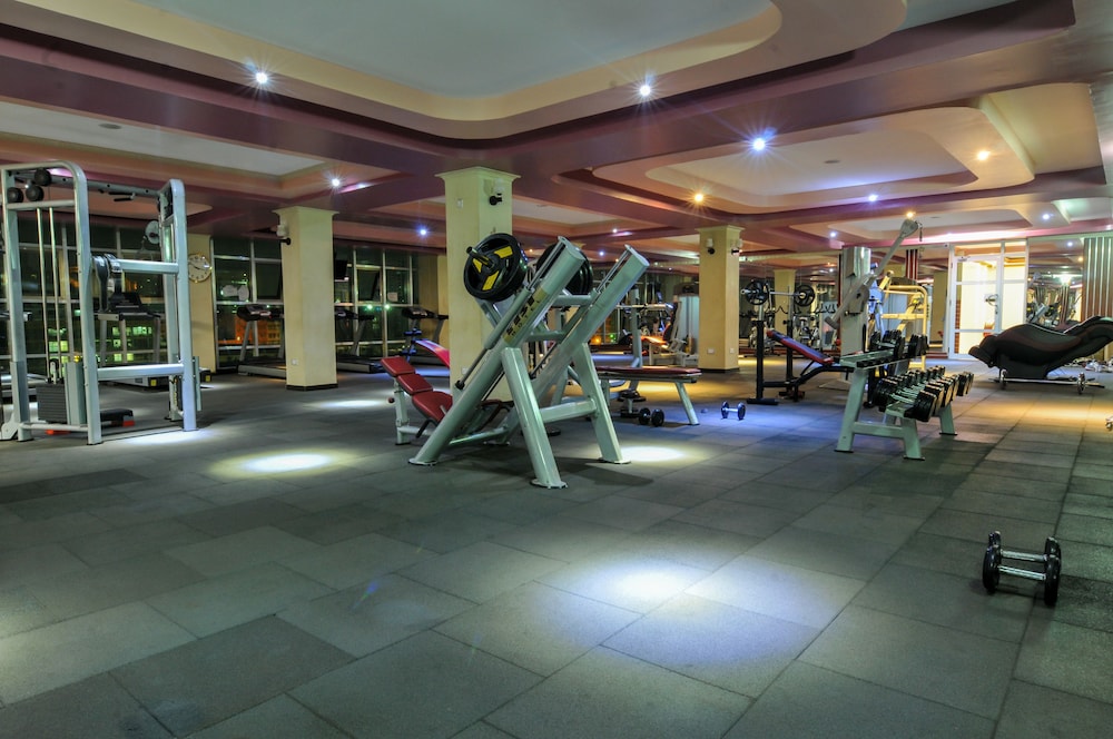 HBT Russel Hotel 34/50