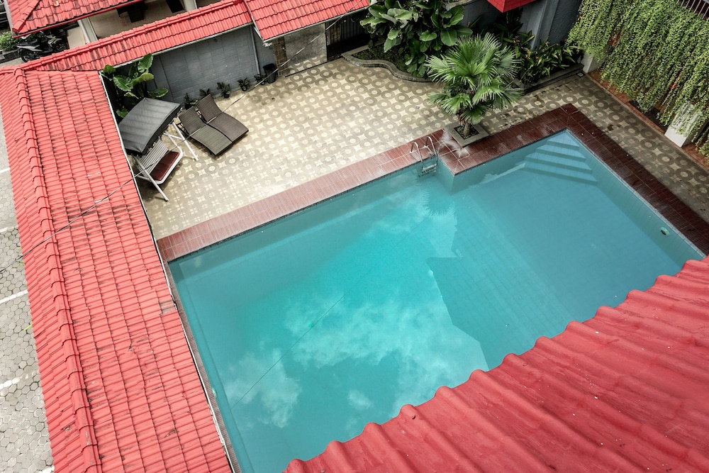 Airlangga Hotel 46/62