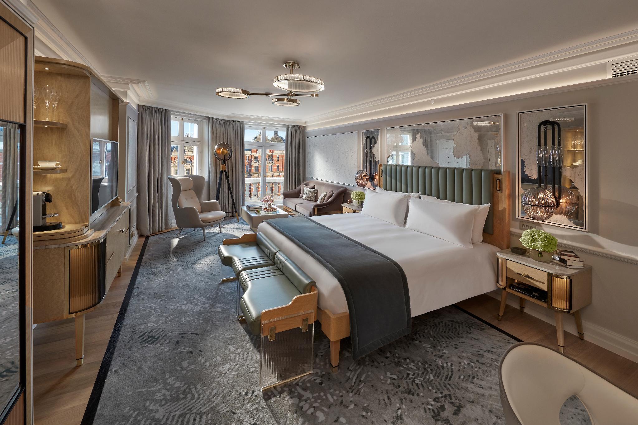 Mandarin, King Bed