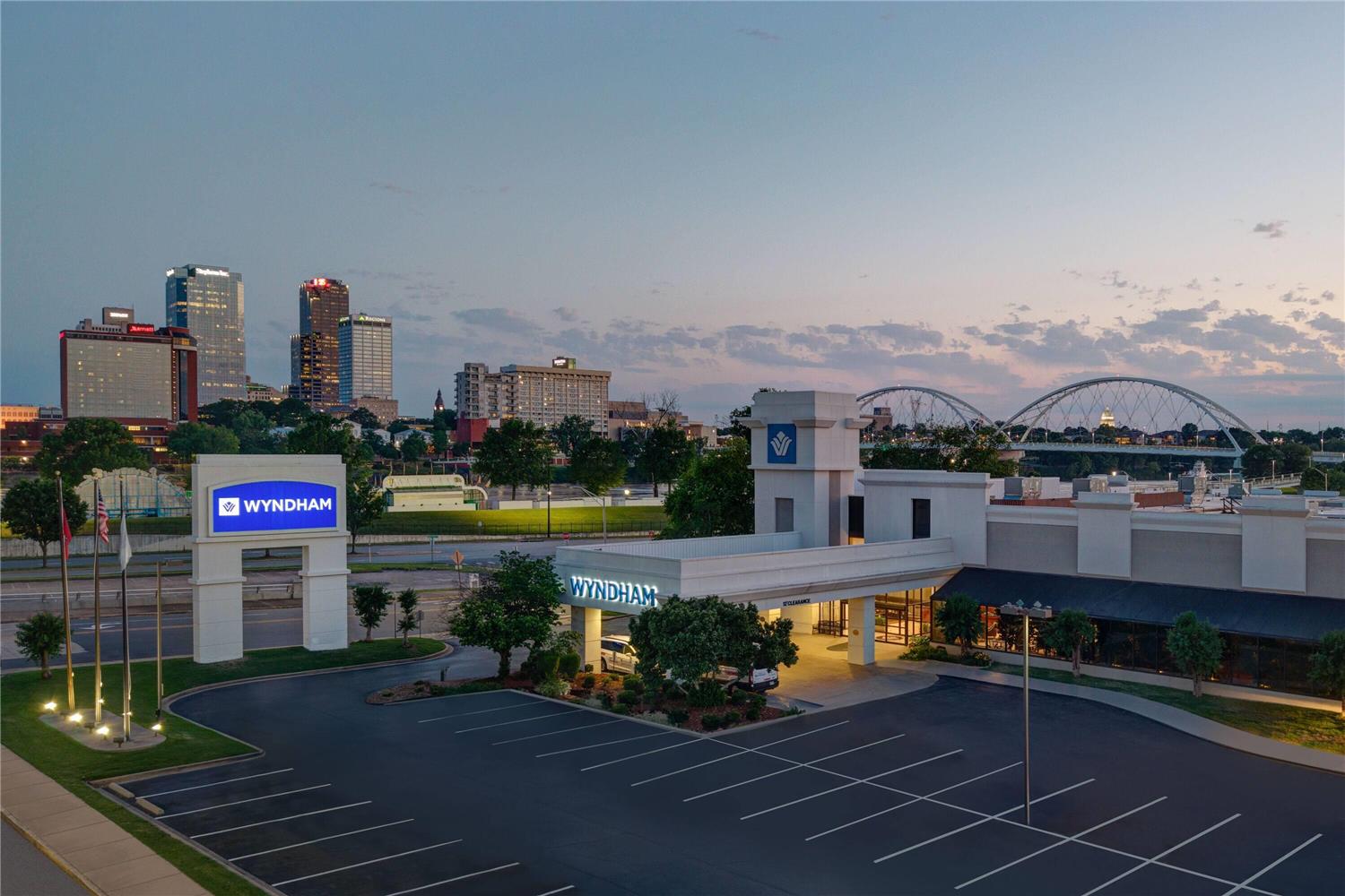 Wyndham Riverfront Little Rock 2/60