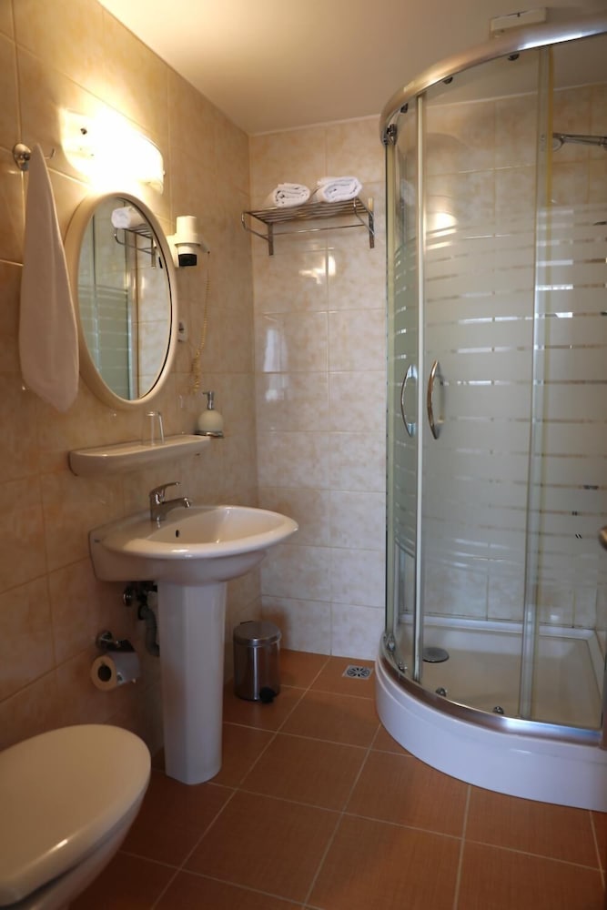 Yavuz Otel 30/49