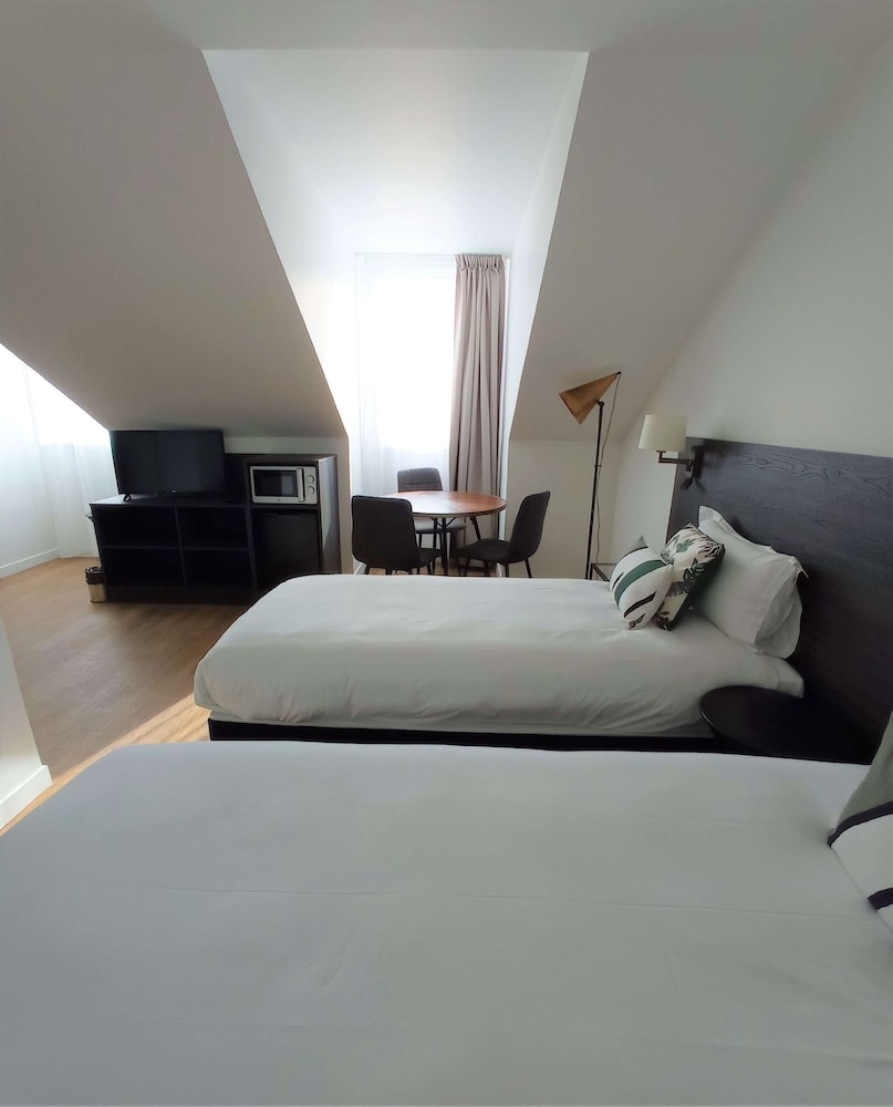 Hotel Kyriad Crepy En Valois 26/77