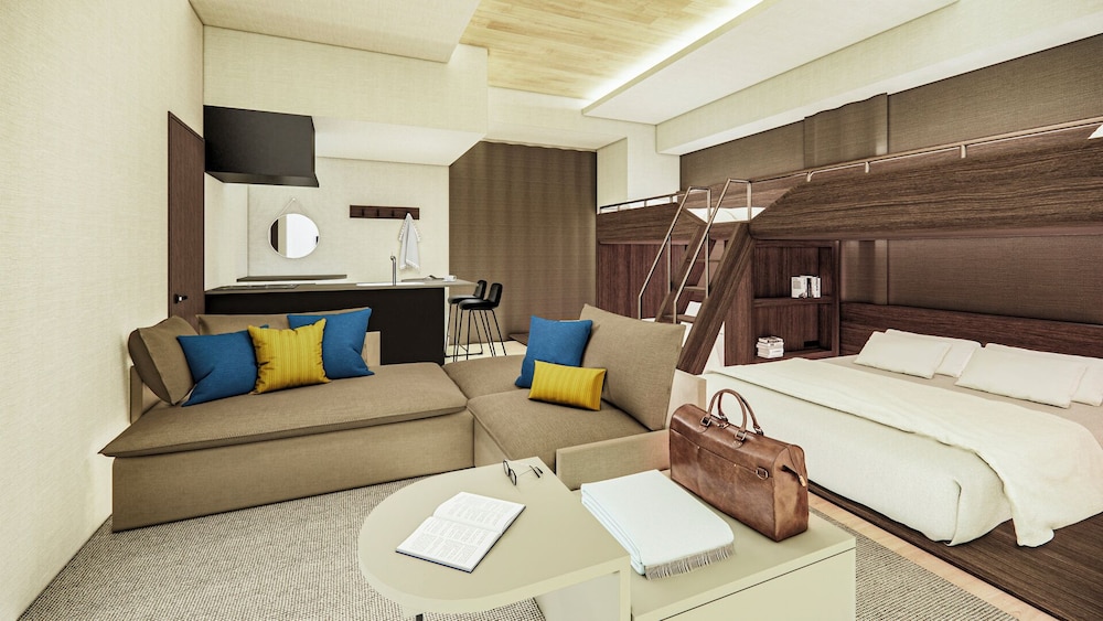Bank, Superior, 2 Bunk Beds, 2 Queen Beds