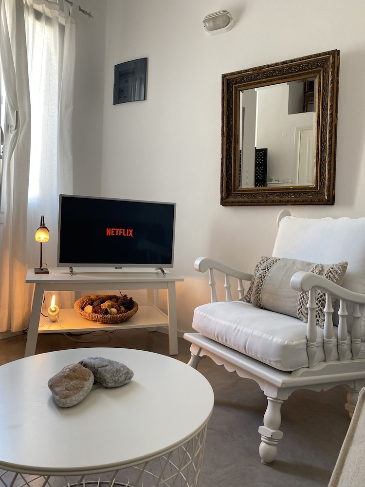 Pino Di Loto Boutique Bed & Breakfast 19/31