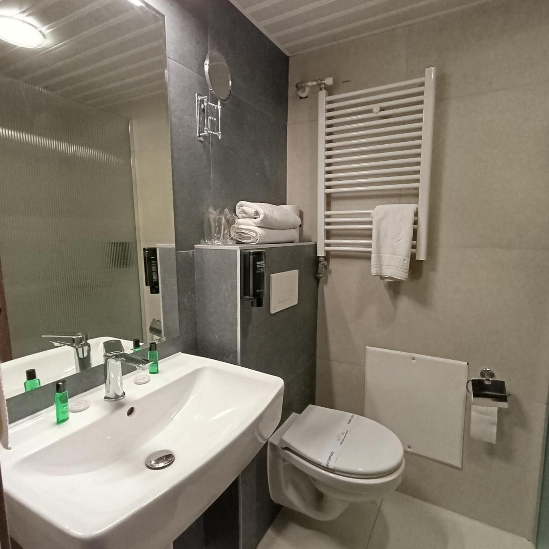 Metropol Hotel 53/54