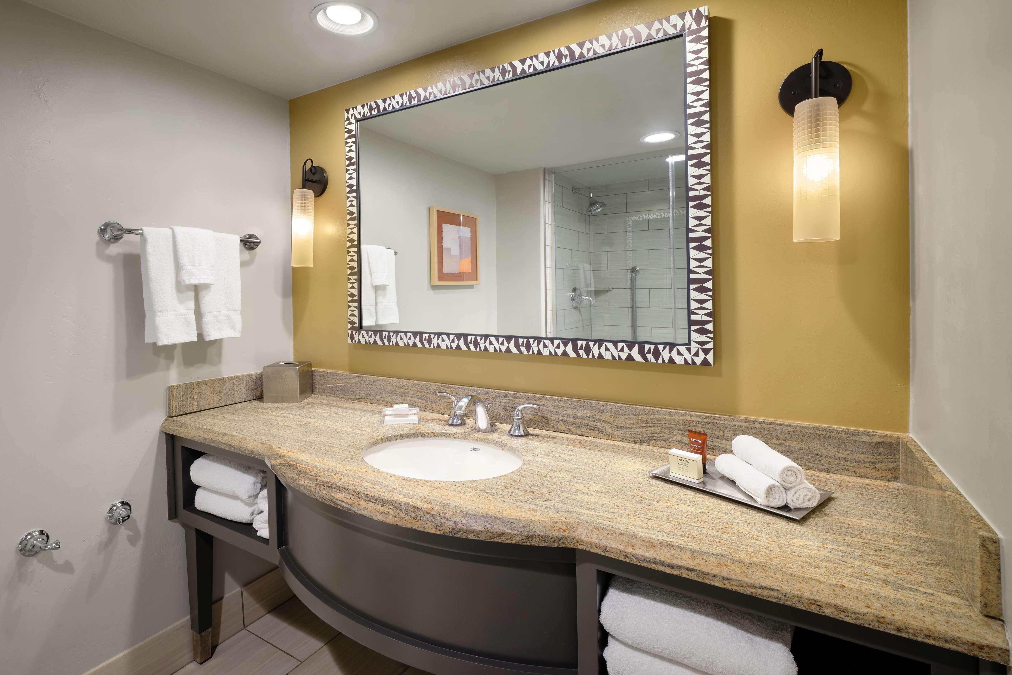 ROOM, 2 QUEEN BEDS, MOUNTAIN VIEW, BALCONY, ACCESSIBLE