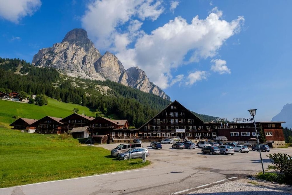 Th Corvara Greif Hotel 51/57