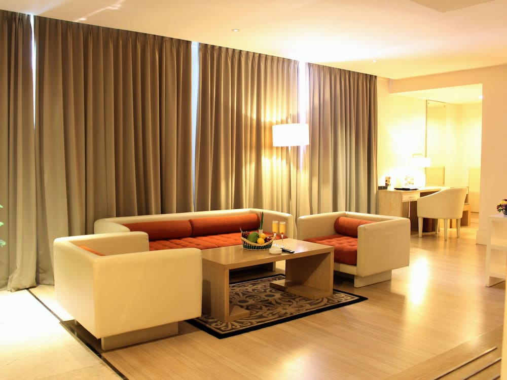 Grand Jatra Hotel 39/70