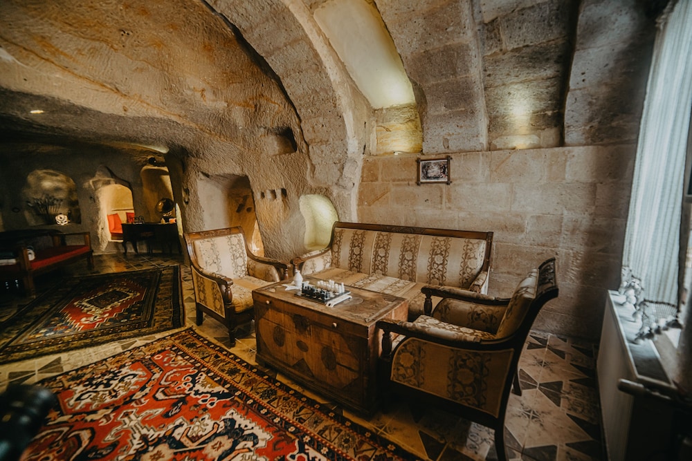 Helios Cave Hotel 35/50