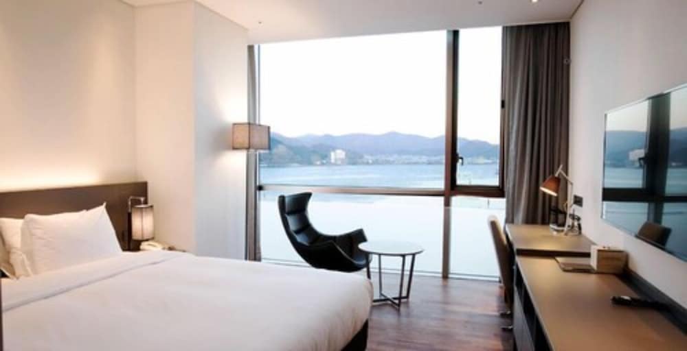 Sky View Hotel 5/56