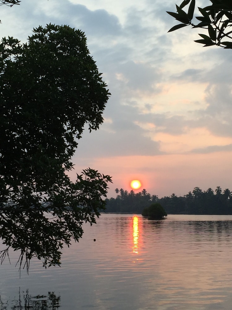 Lagoon Bentota 24/37