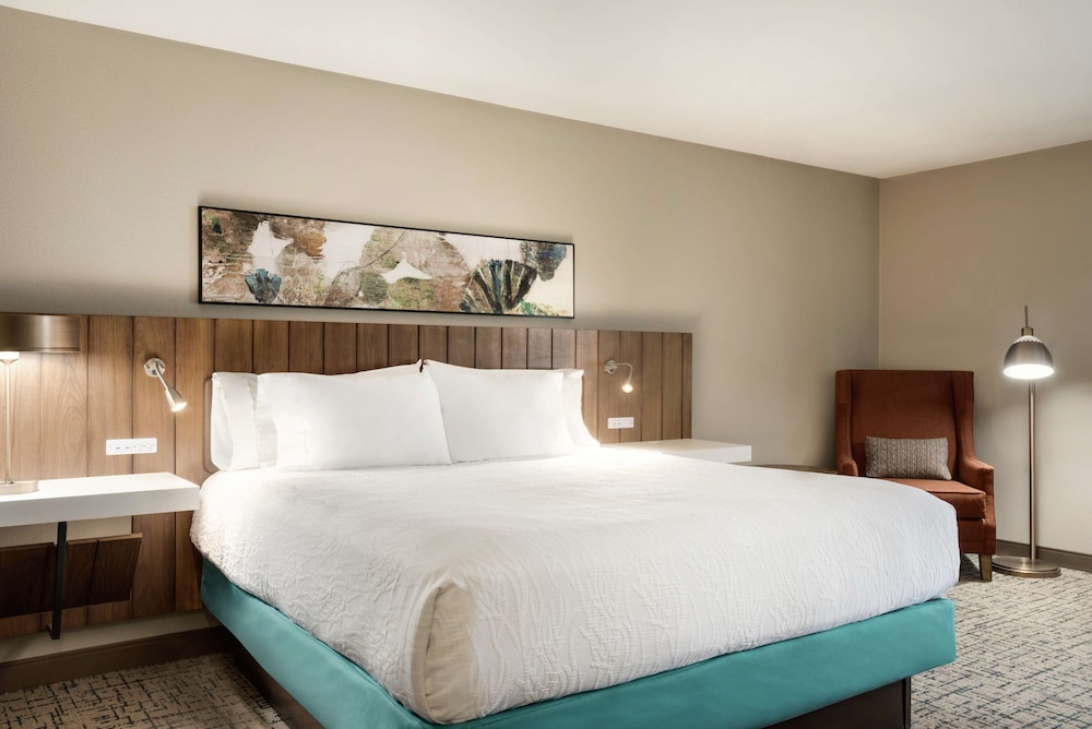 Hilton Garden Inn Dubuque Downtown 8/47