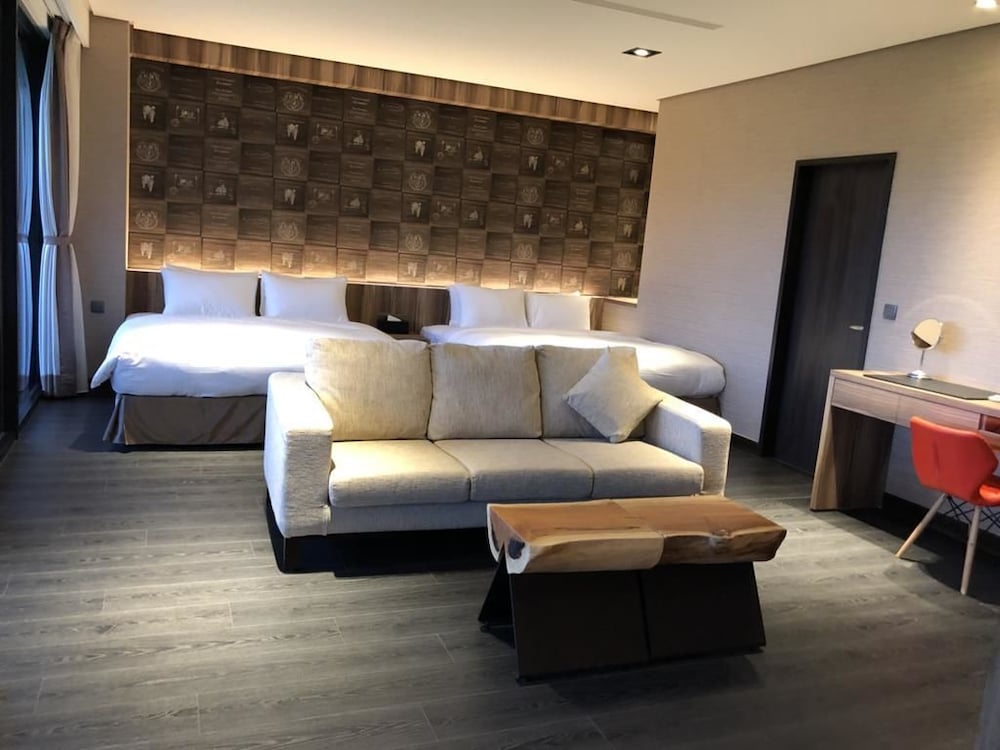 Tan Villa 11/29