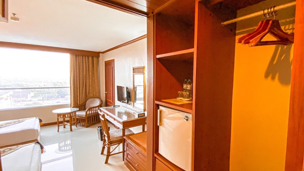 K Park Grand Hotel 72/76