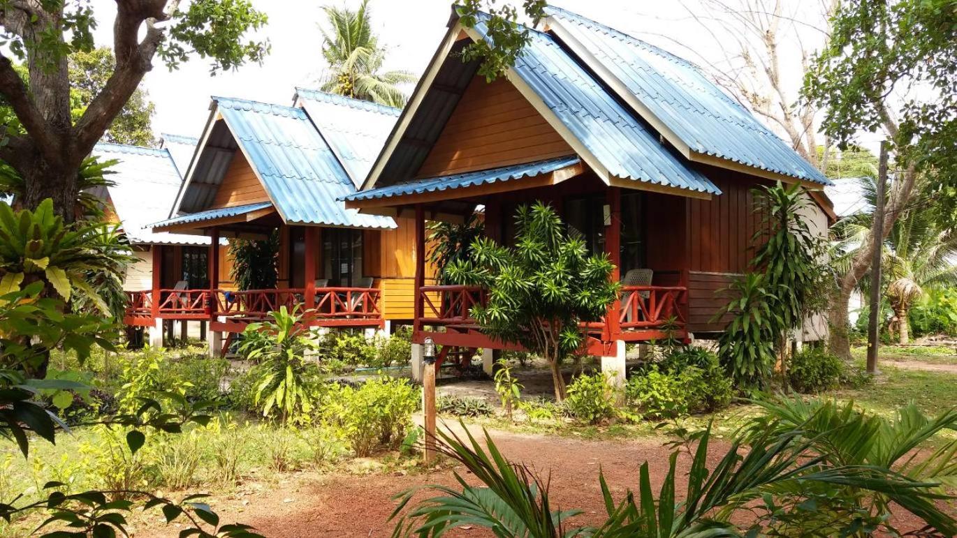 Lanta Long Beach Hostel photo4