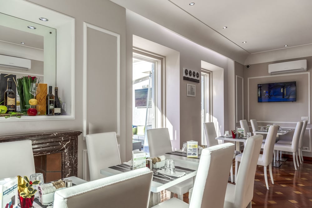 Relais Trevi 95 Boutique Hotel 66/74