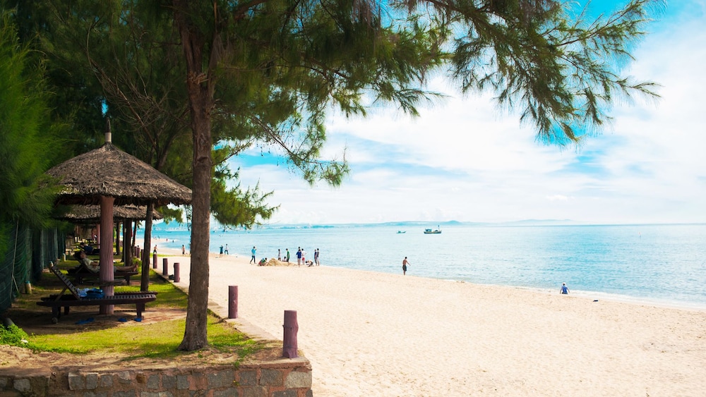 Golden Coast Resort And Spa 45/50