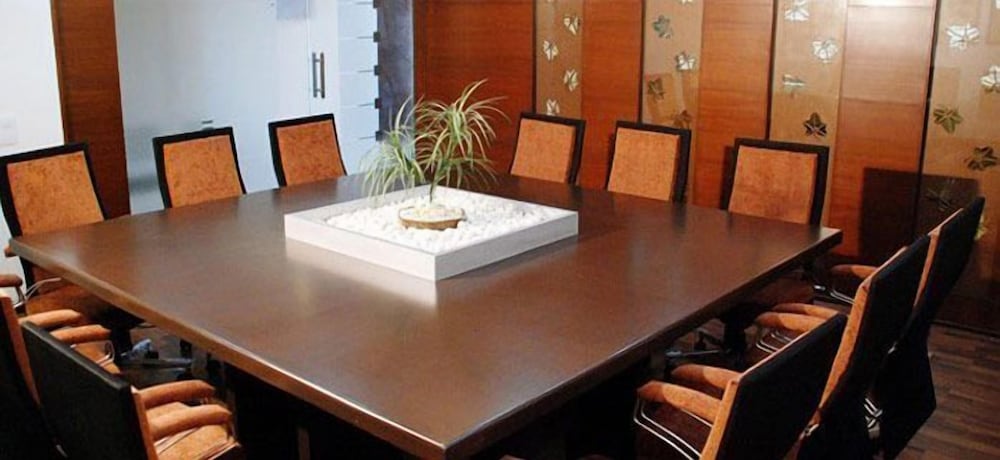 PLATINUM INN HOTEL 39/46