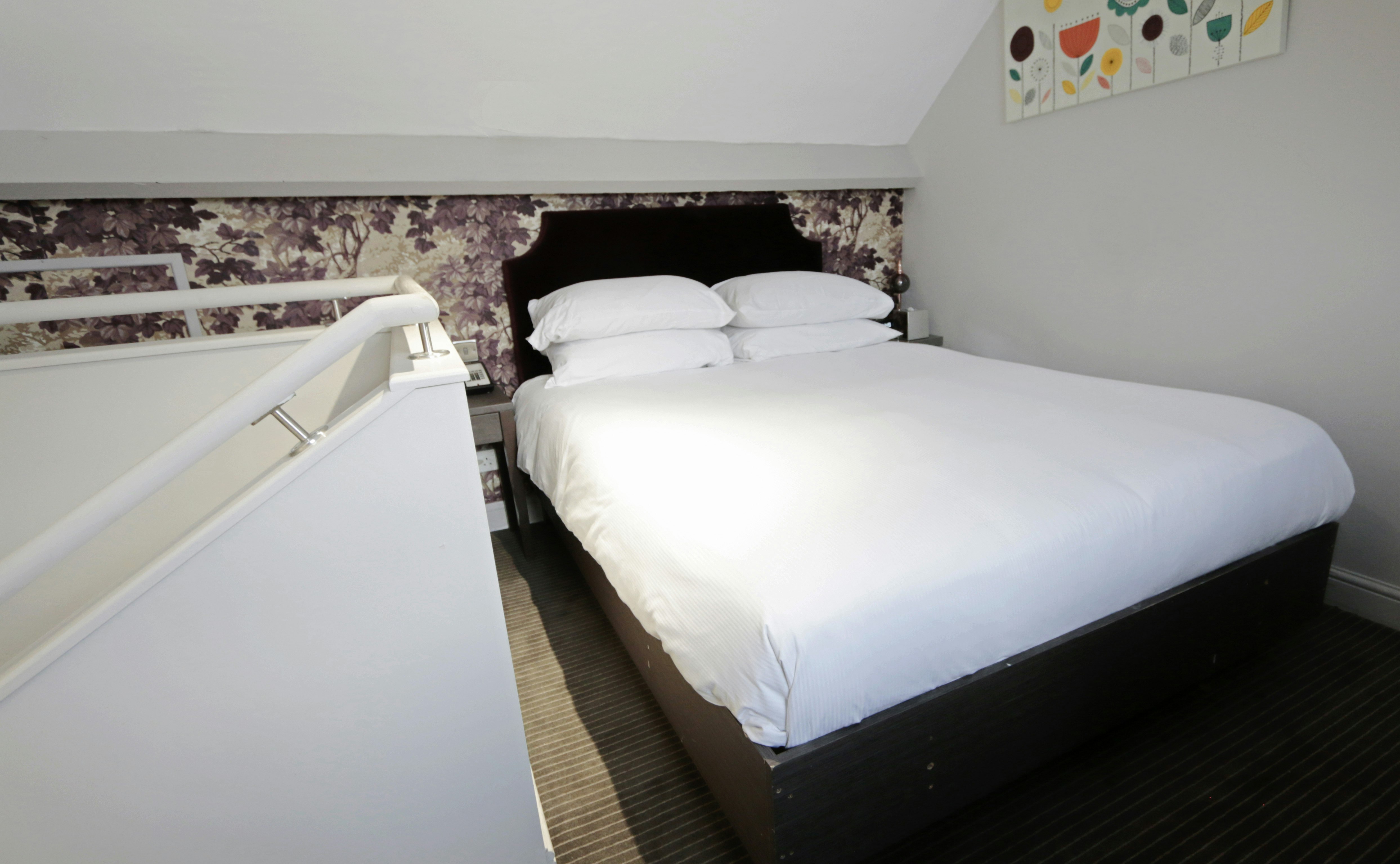 DUPLEX, DOUBLE BED