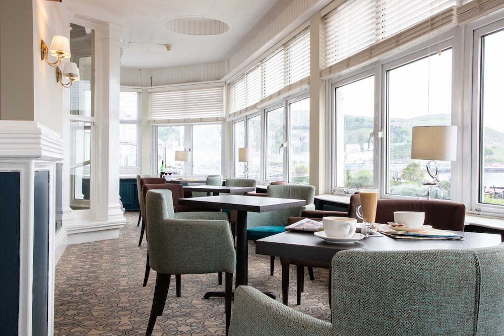 Marine Hotel 49/64