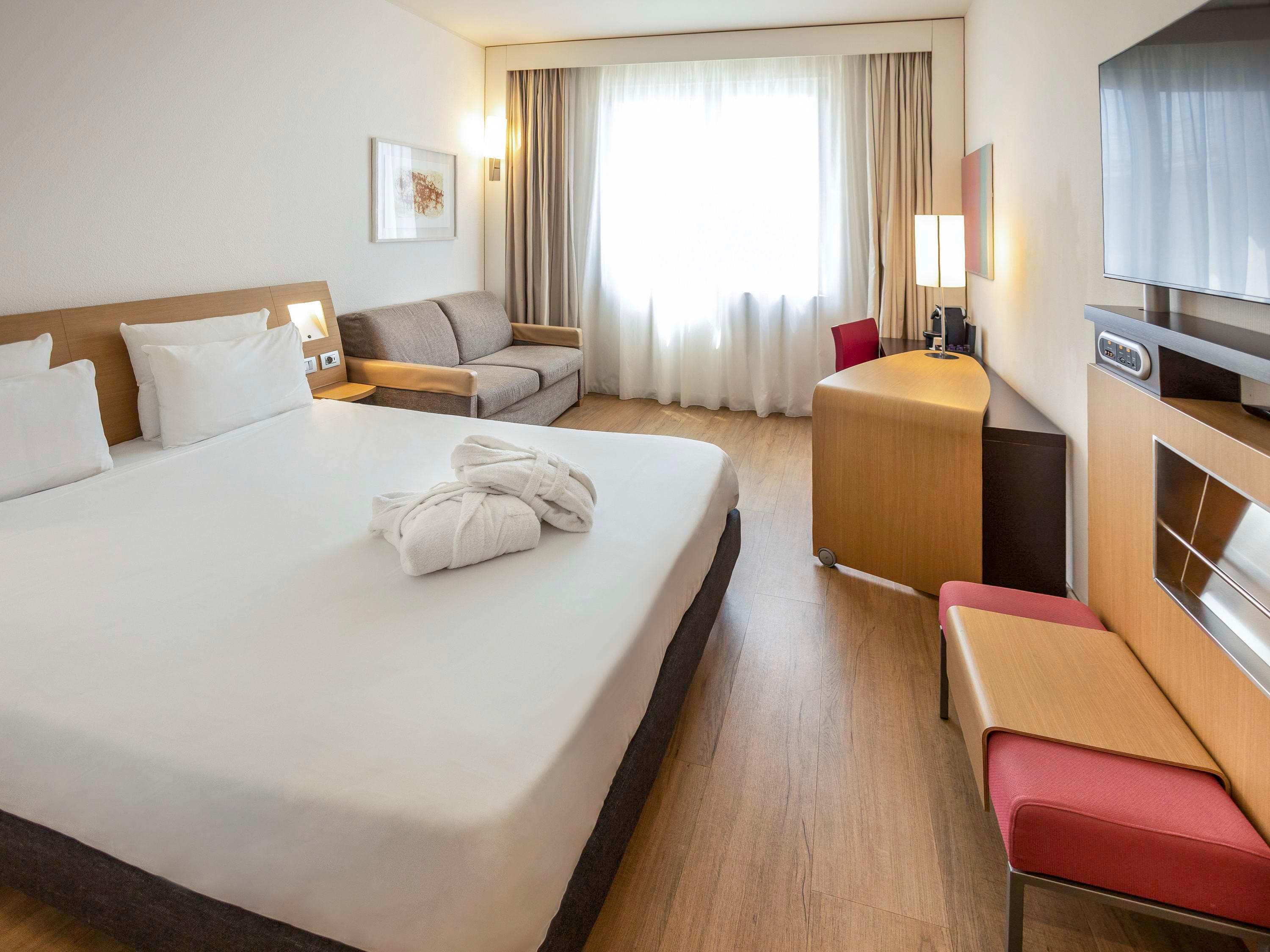 EXECUTIVE, SEA VIEW