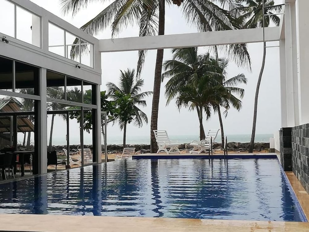 Saara Beach Hotel 25/50