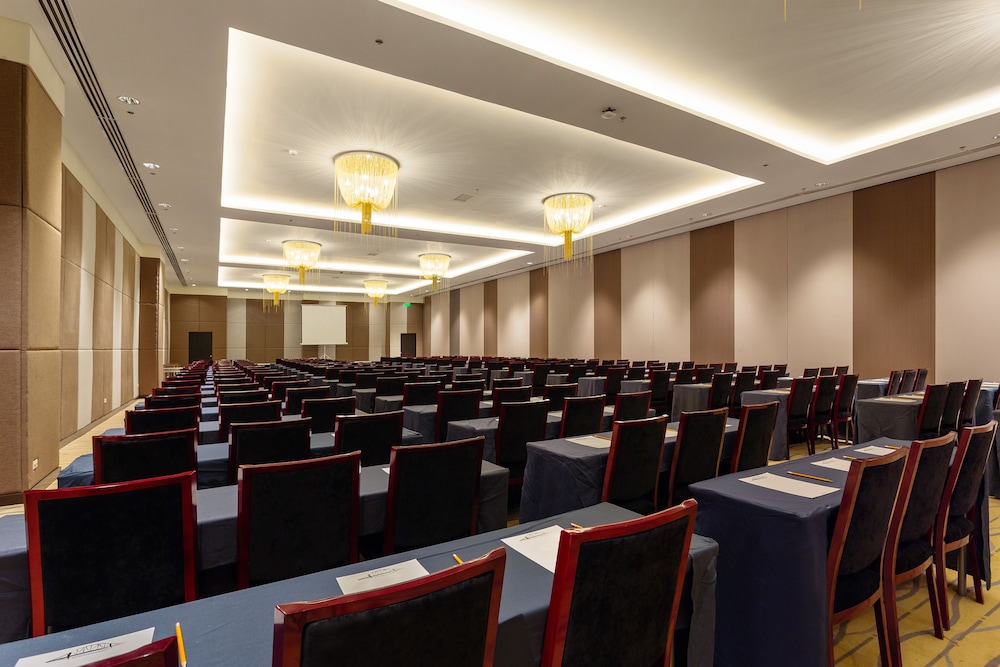 Summit Hotel Tacloban 52/63