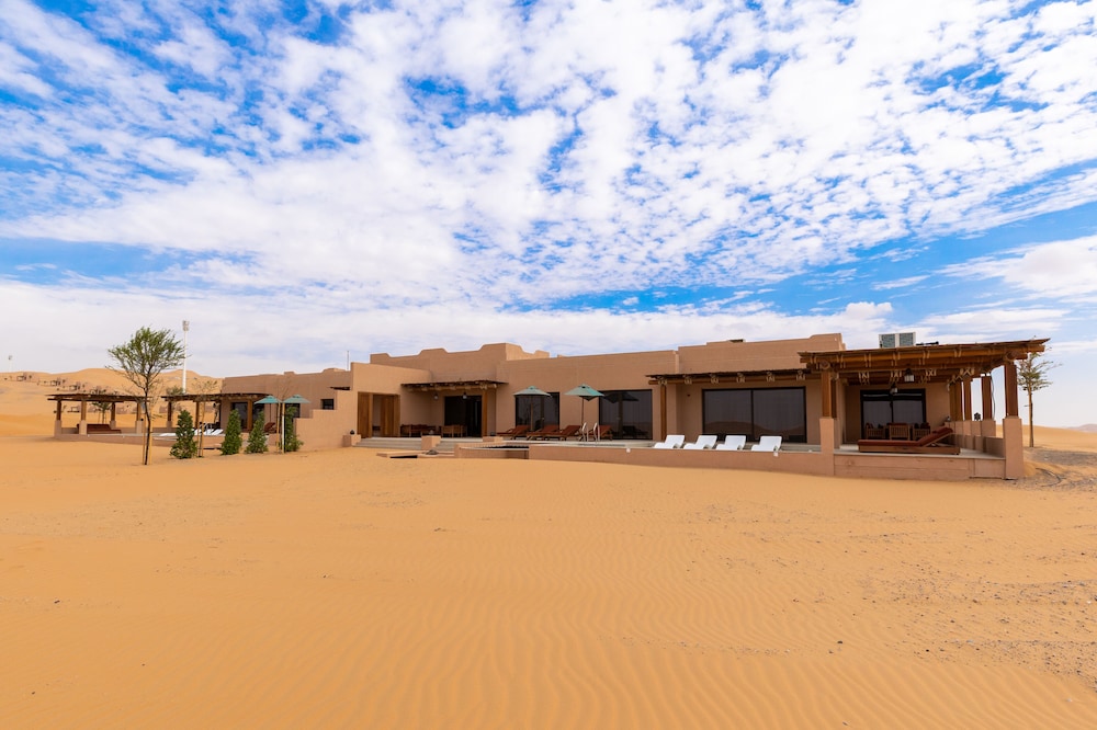 Bab Al Nojoum Bateen Liwa 52/60