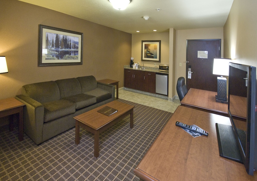 The Evergreen Hotel 38/54