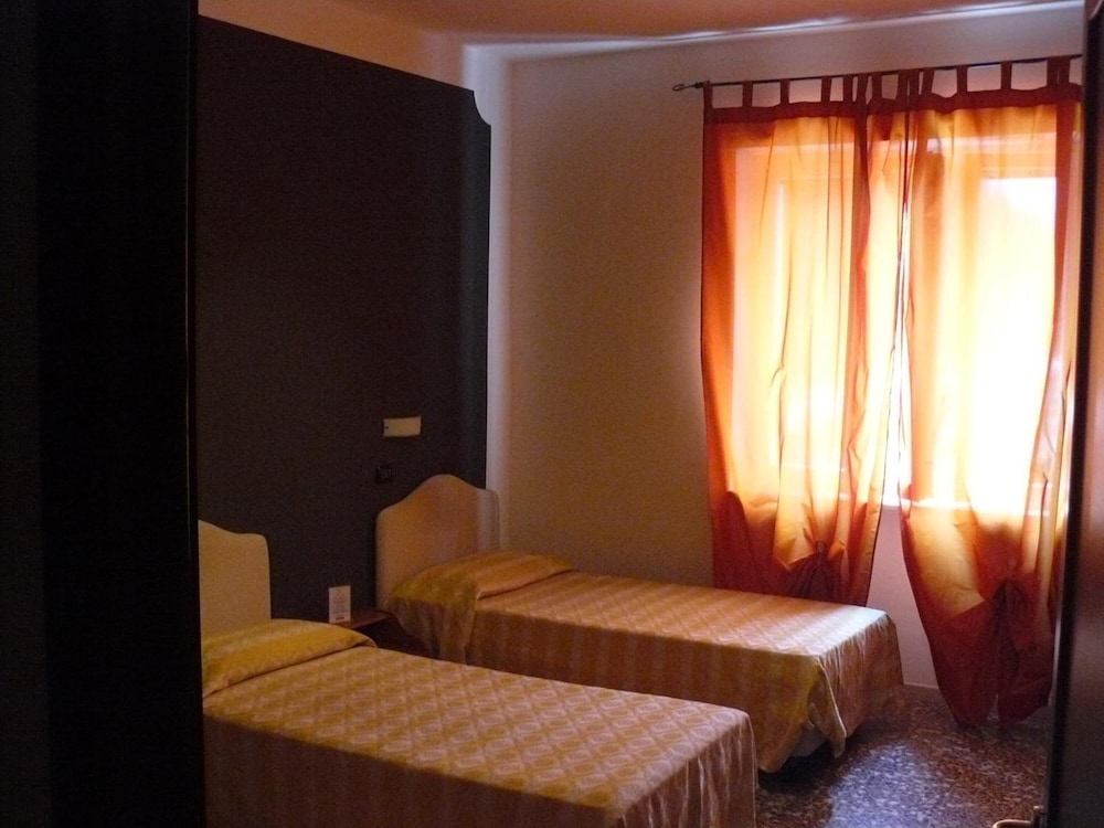 Hotel Vittoriano 4/40