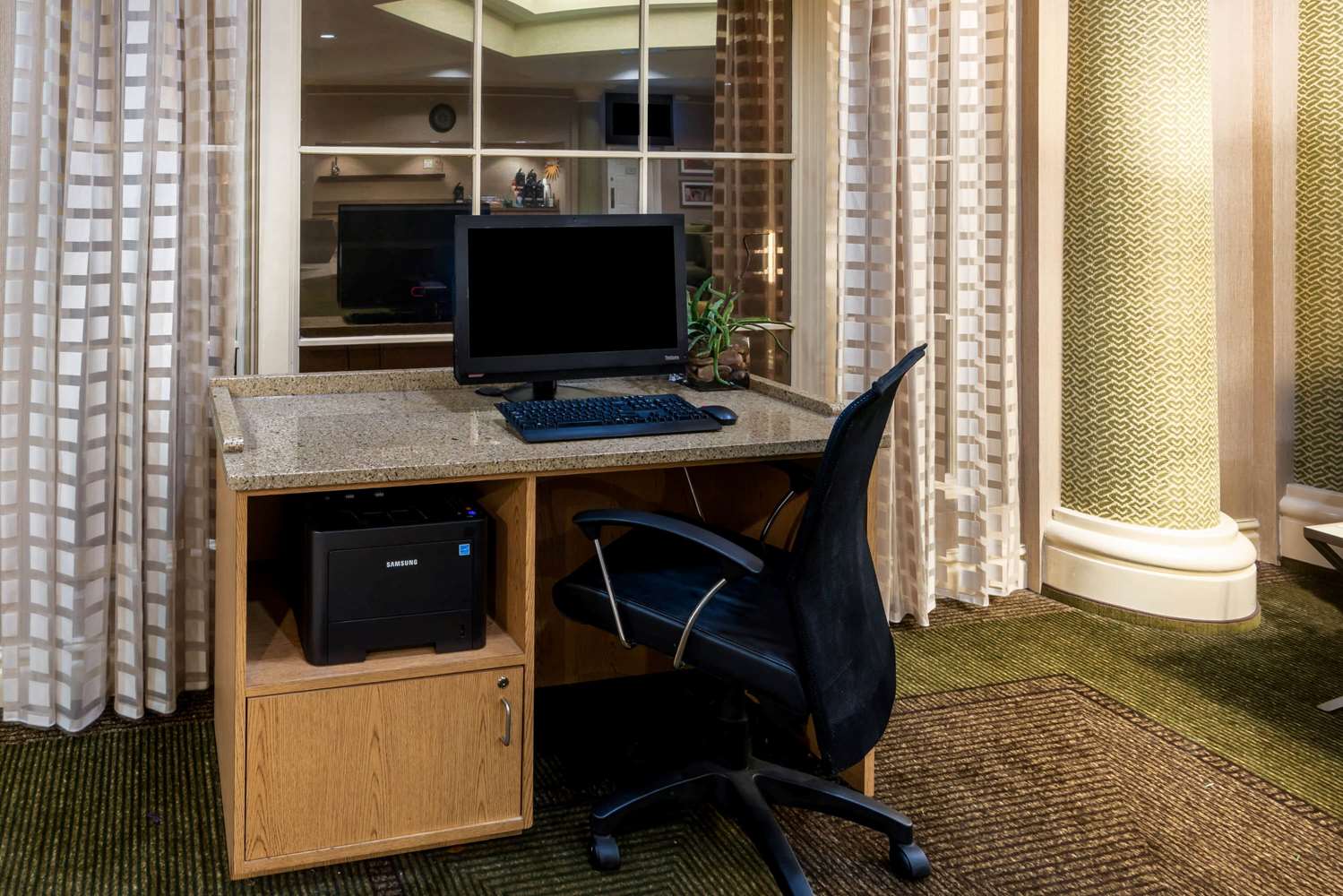 La Quinta Inn & Suites by Wyndham Phoenix West Peoria 18/24