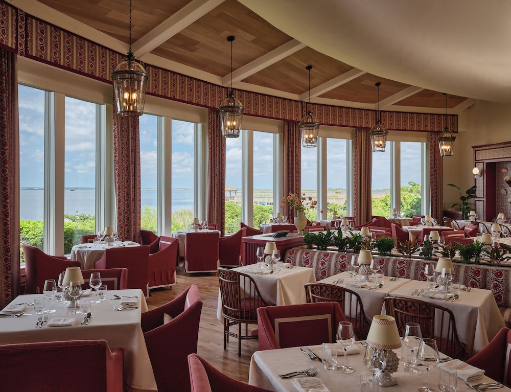Sanderling Resort 64/72
