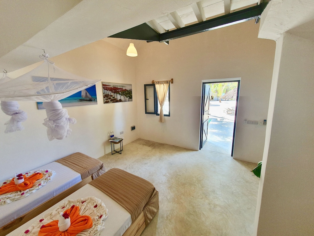 Fun Beach Resort 8/50