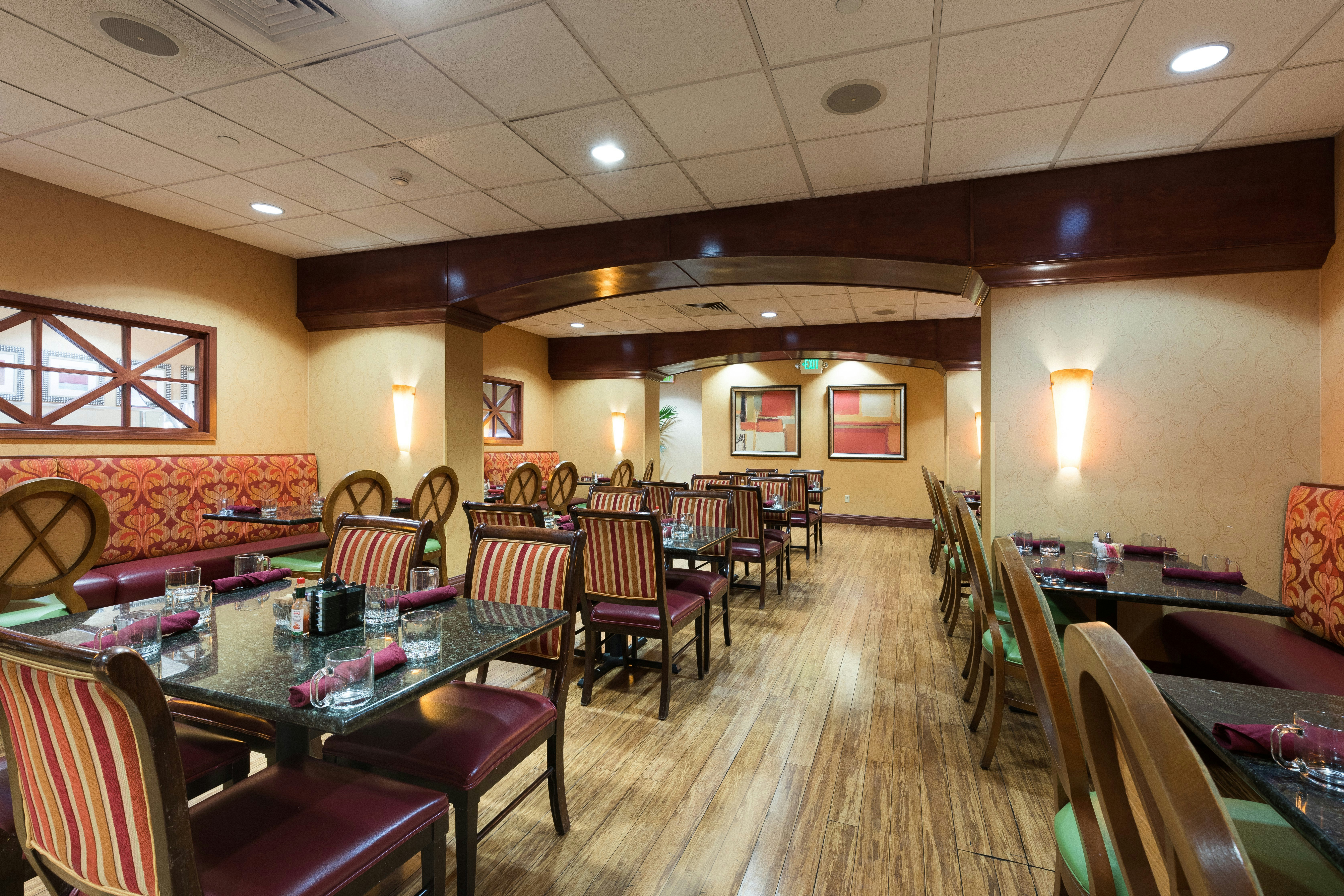 Holiday Inn Sacramento Downtown Arena 49/76