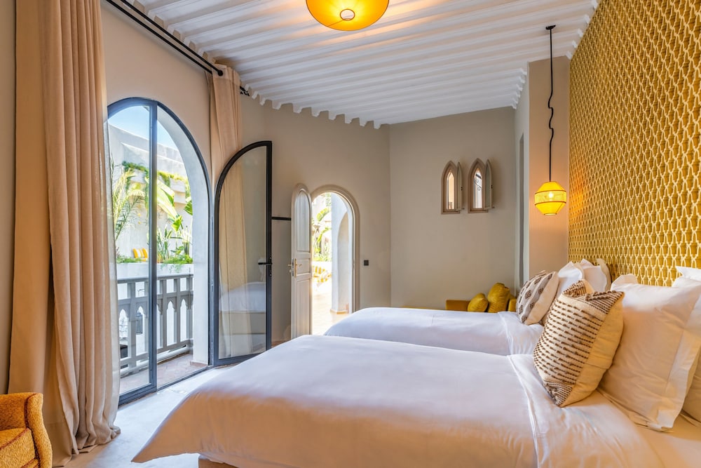 Riad XO Amira Victoria 19/50