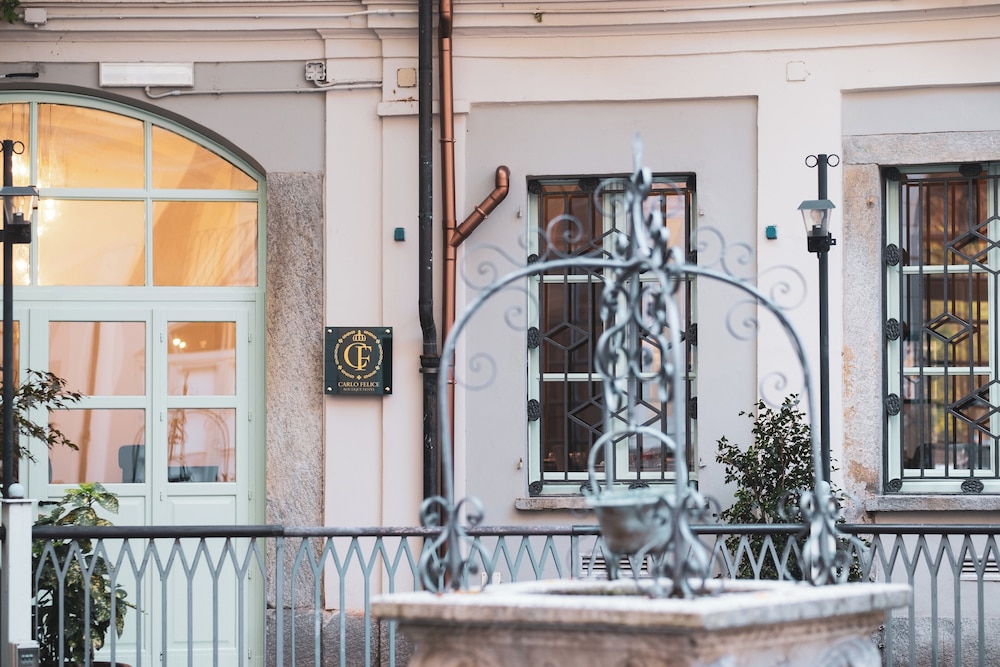 Carlo Felice Boutique Hotel 8/39