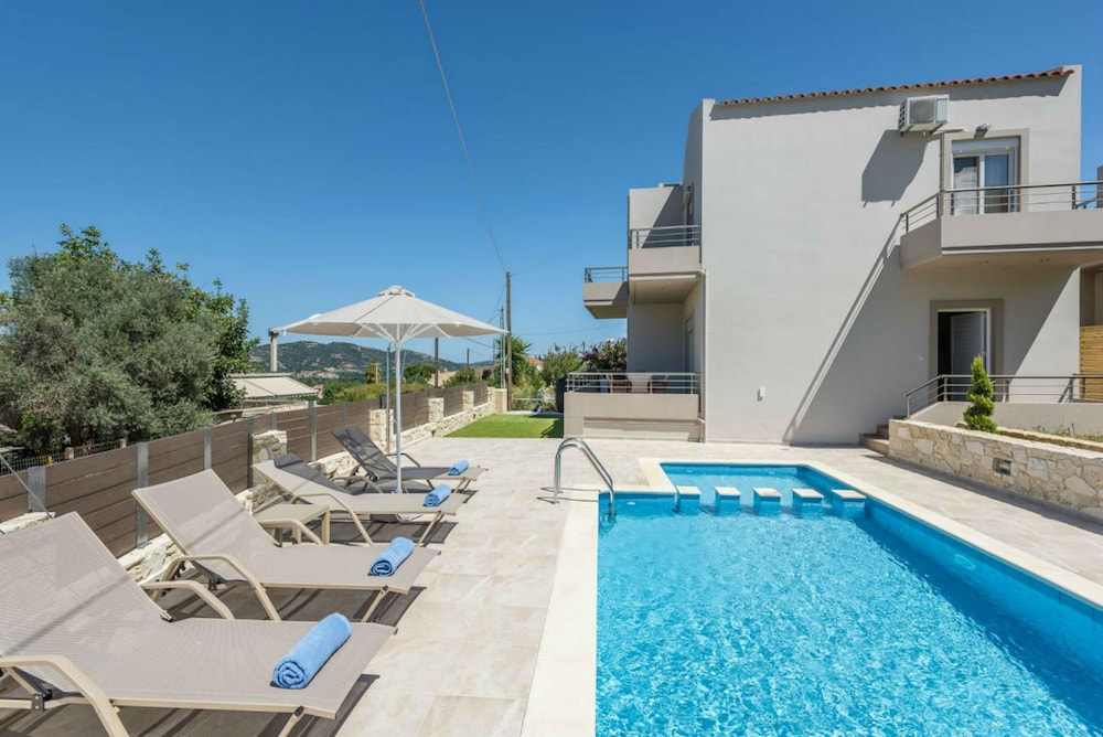 Neaira Villas Chania 44/50