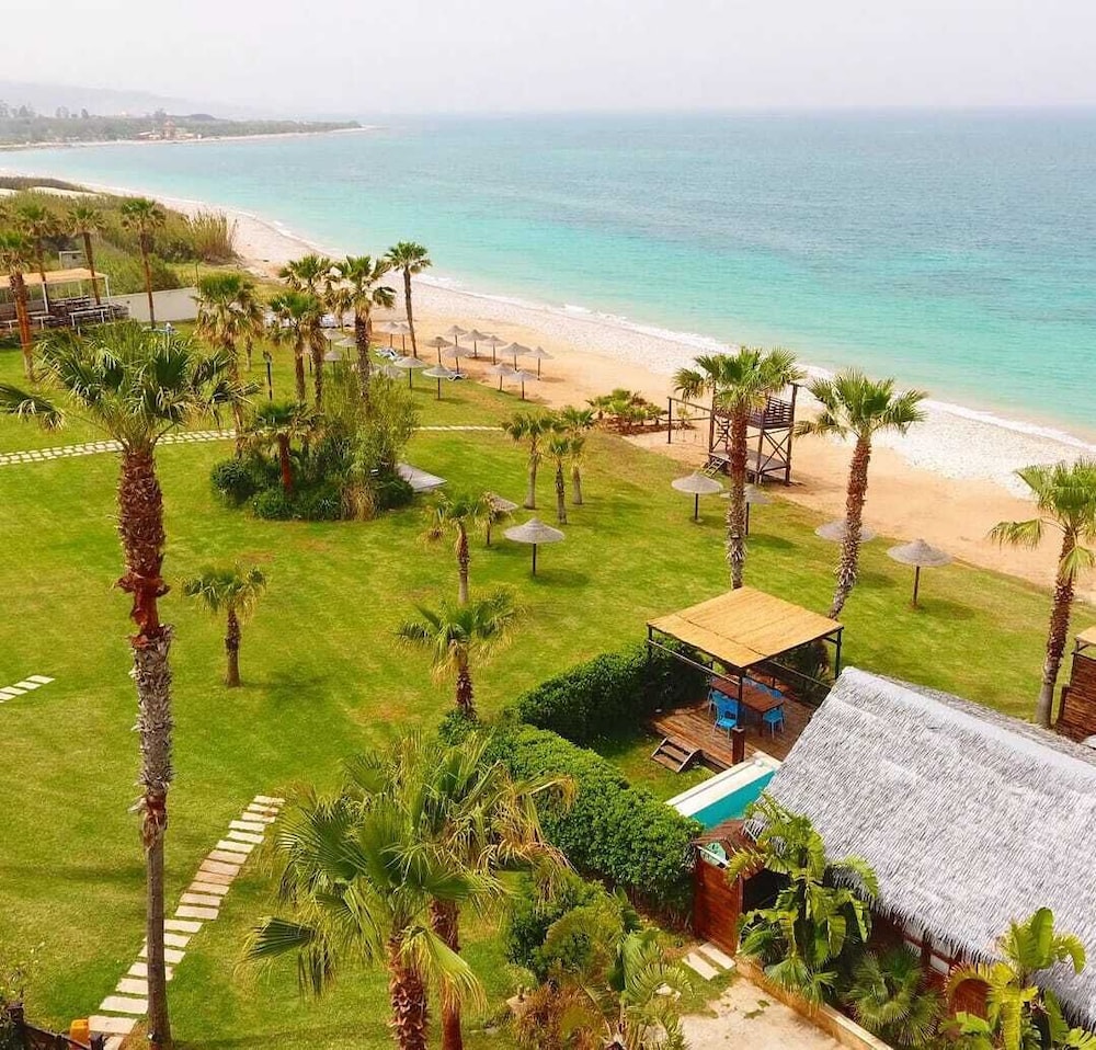 Turquoise Beach Resort Tyre 22/50