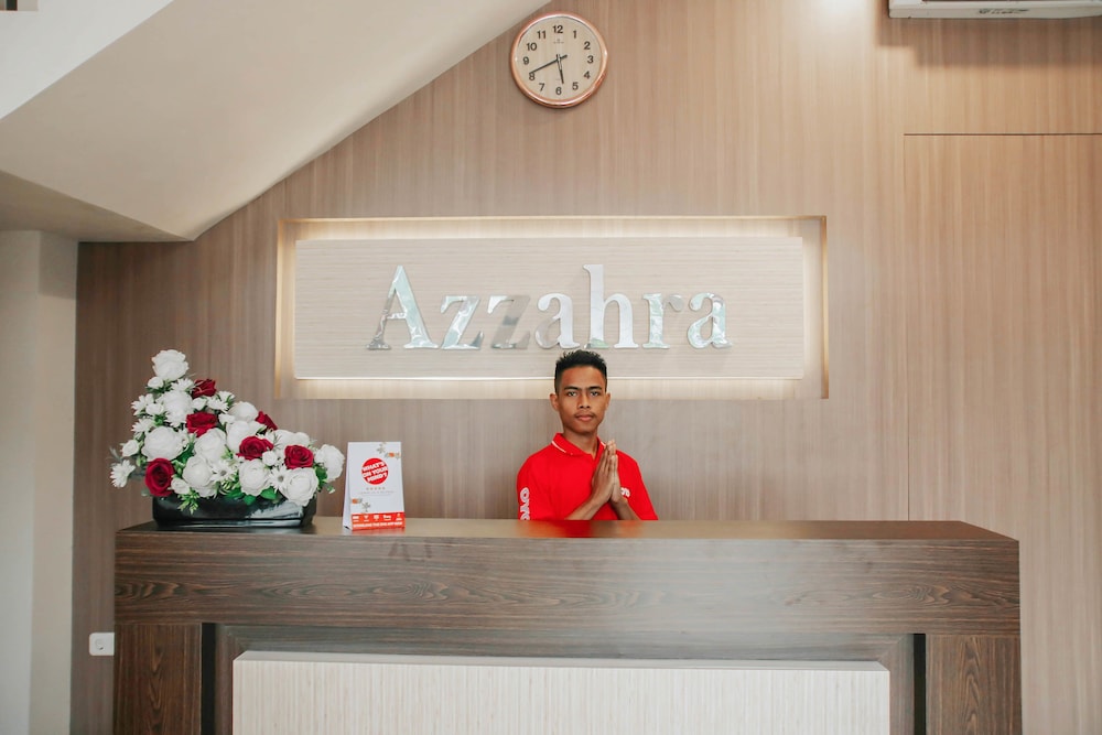 OYO 1006 Azzahra Guest House 5/16