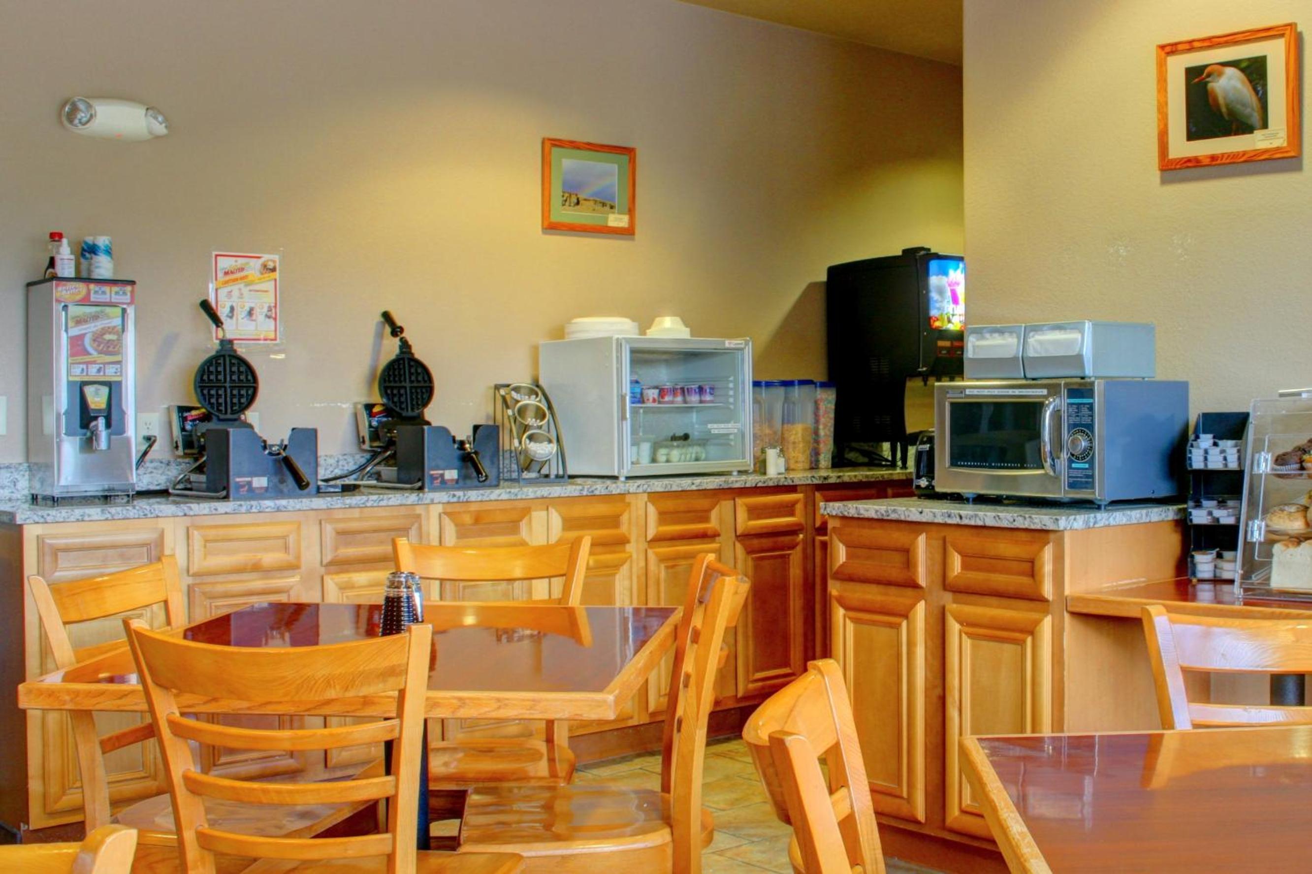 Allington Inn and Suites of Kremmling 18/28