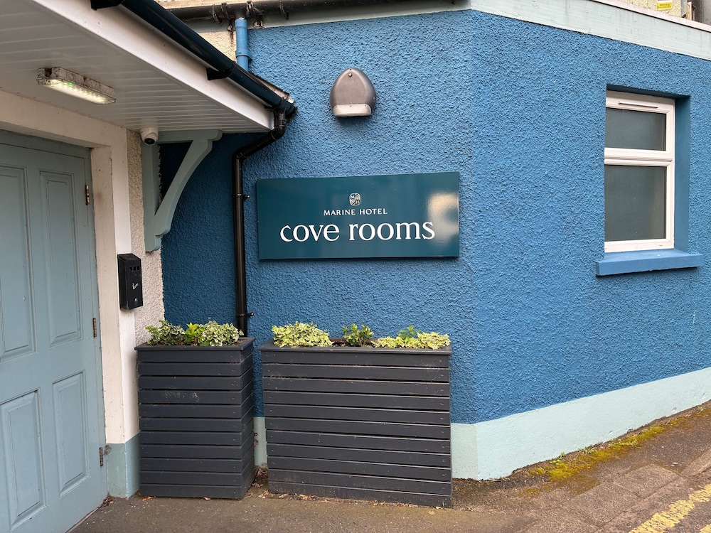 The Marine Hotel 4/54