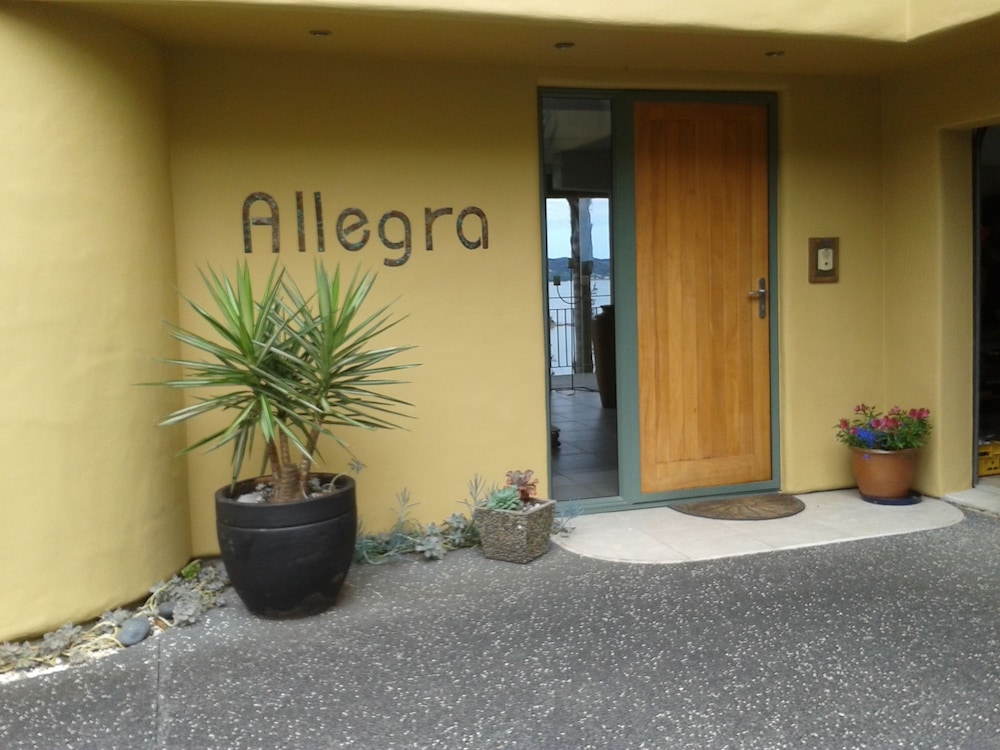 Allegra House 14/66