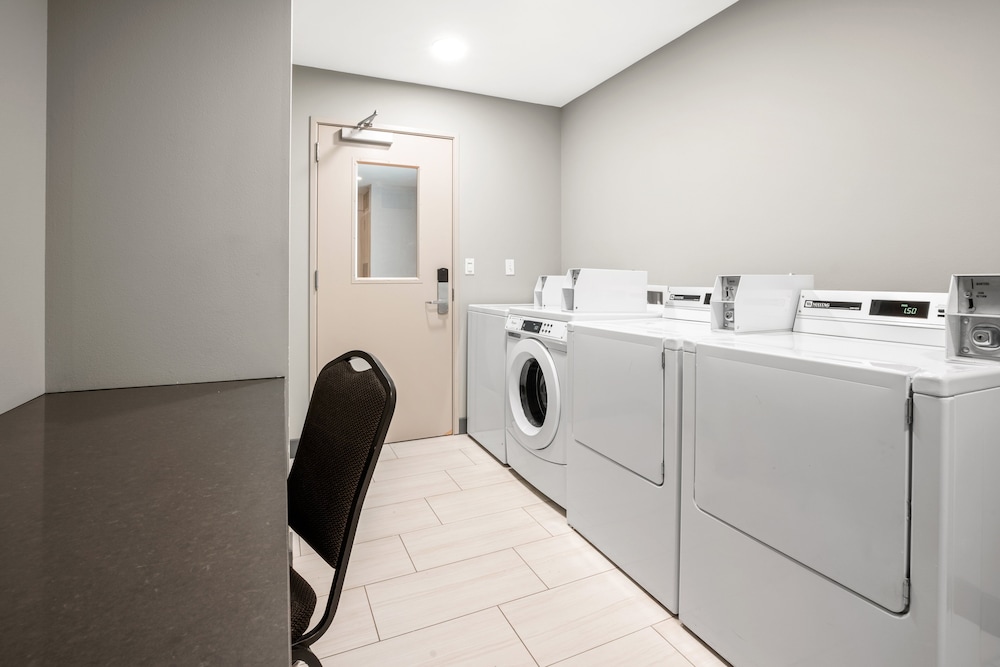 Holiday Inn Express Hotel Suites A Marysville 58/71