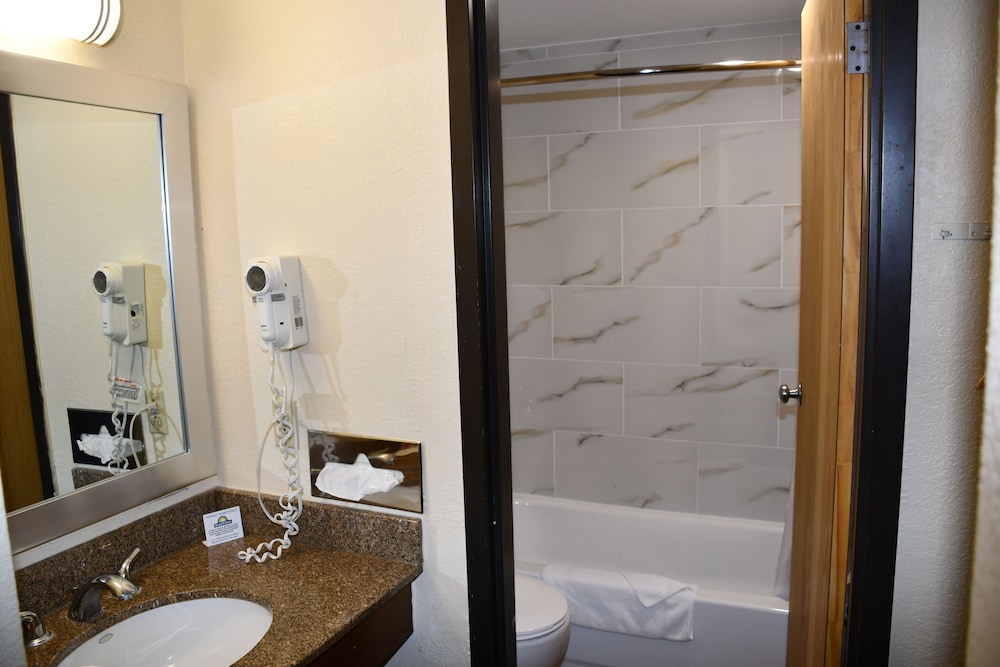 Twin Cities Inn, Mounds View 12/30