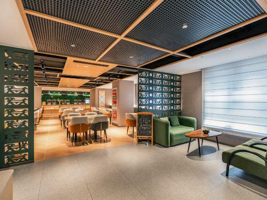 TRUE GO Hotel (Beijing Chaoyang Gongyuan Jintai Road Subway Station) 25/40