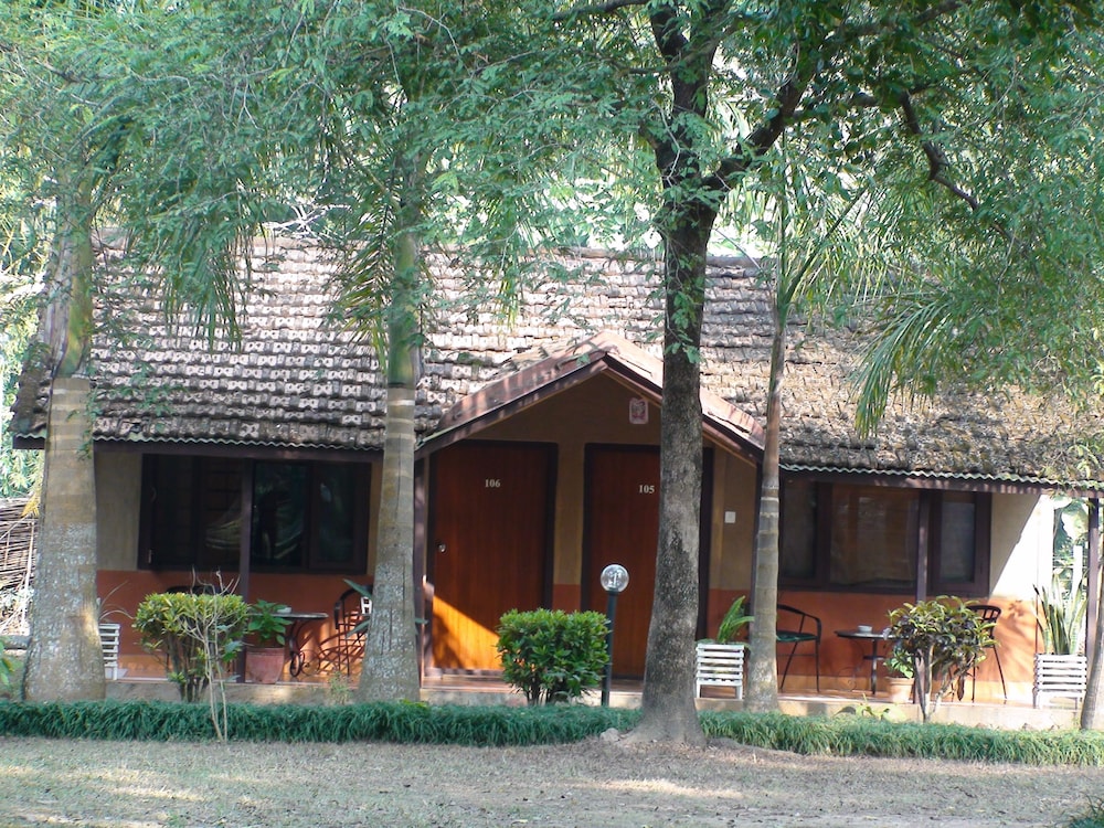 SAFARI NARAYANI LODGE 2/16