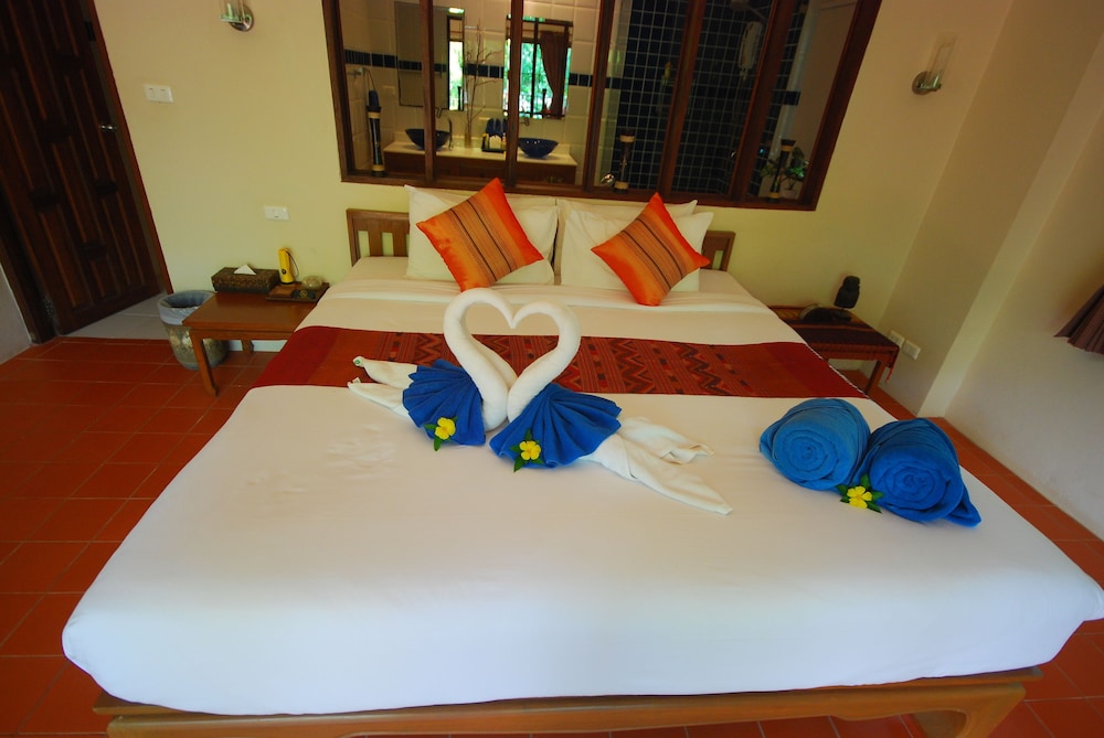 3 BEDROOMS, VILLA