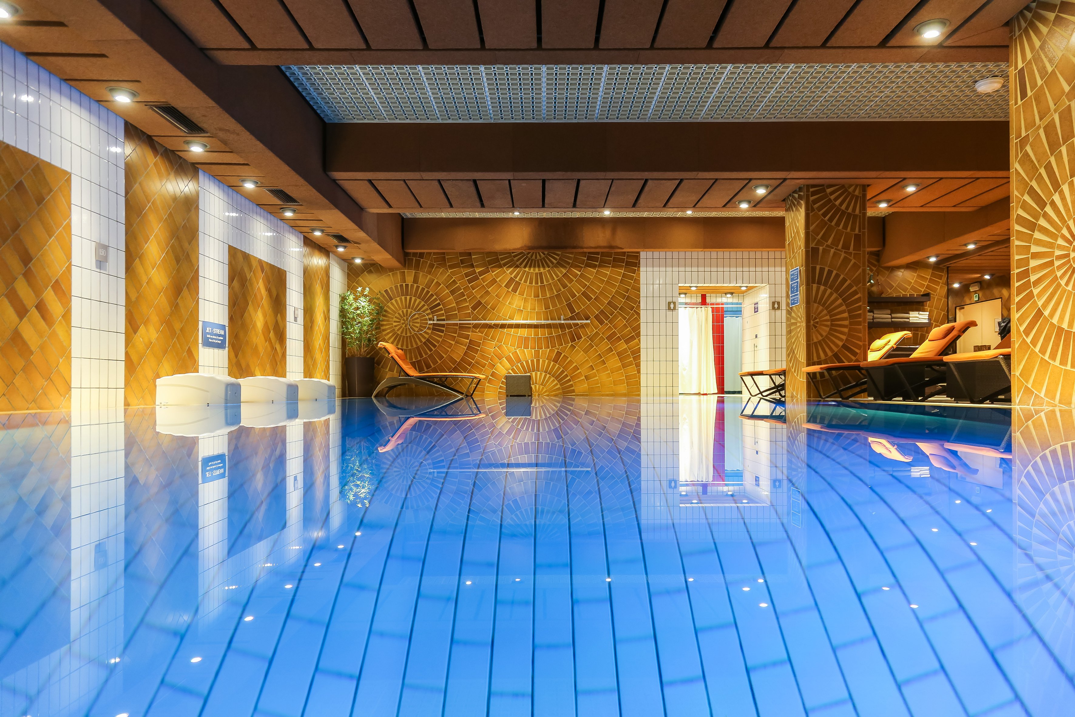 Le Royal Hotels & Resorts 36/82