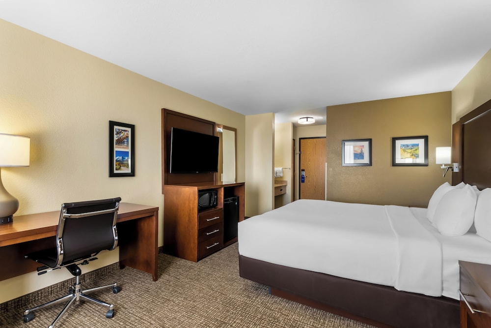 Comfort Inn & Suites Greeley, CO 16/54