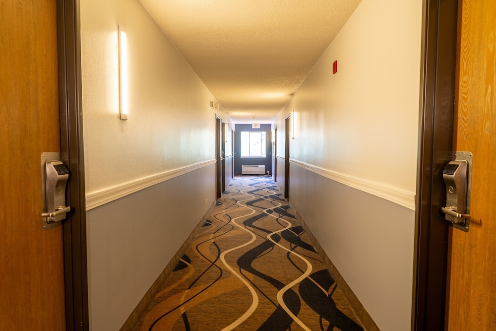 Coratel Inn & Suites by Jasper Hastings 24/50